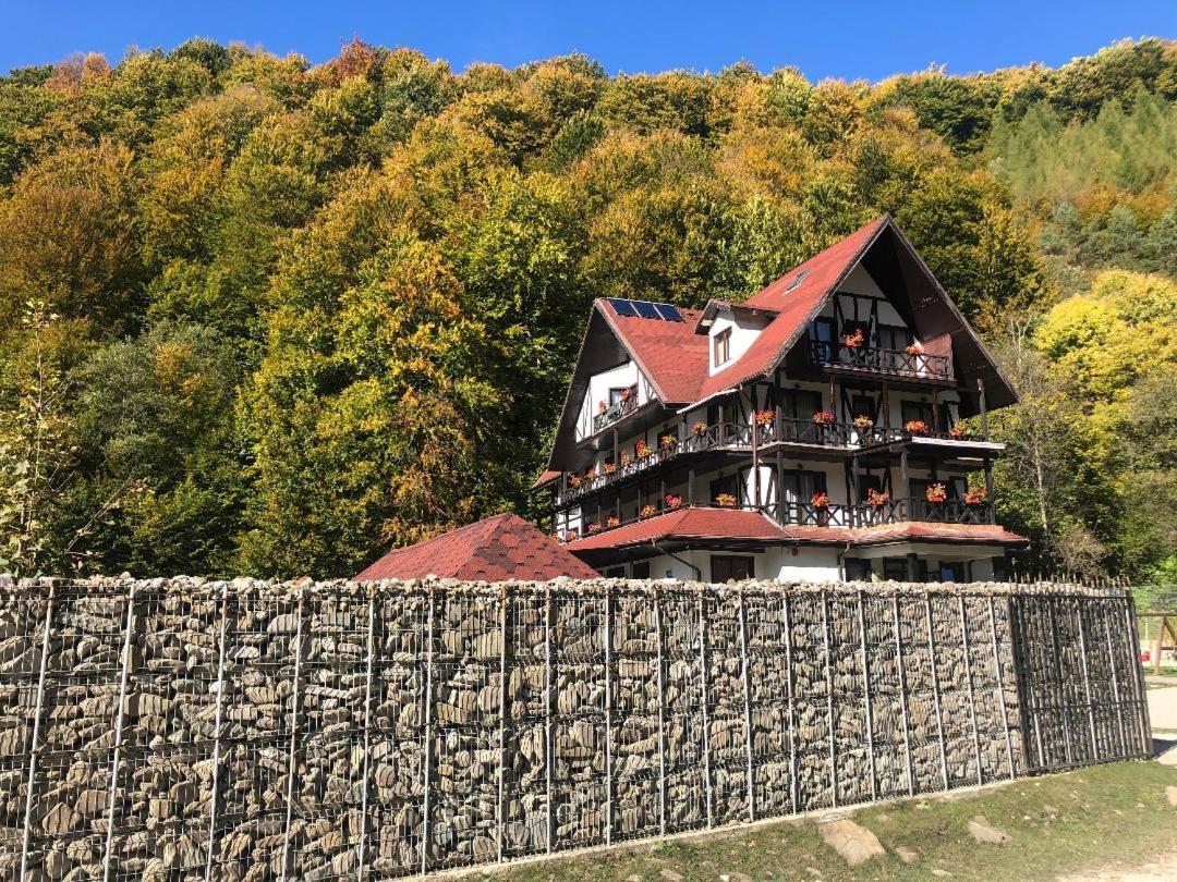 Cabana Izvoarele Doftanei Trăisteni المظهر الخارجي الصورة